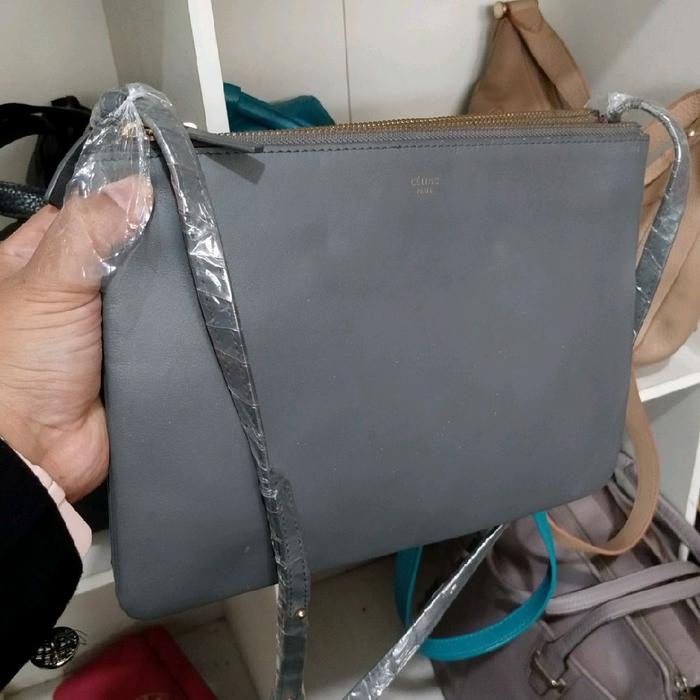 Lovecat Tas Selempang Wanita Elegan dengan Tali Panjang dan Desain Minimalis