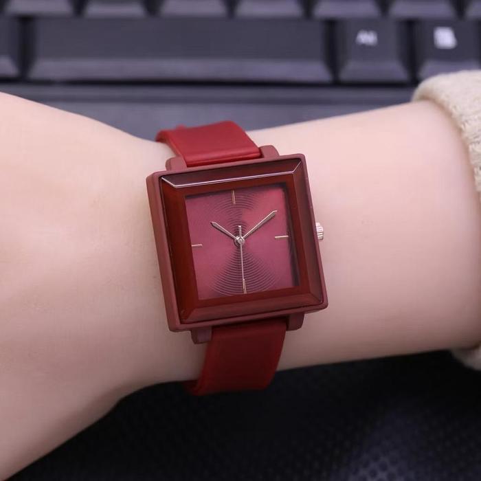 GRATIS ONGKIR Jam tangan wanita fashion super murah body kotak tali rubber analog GN363