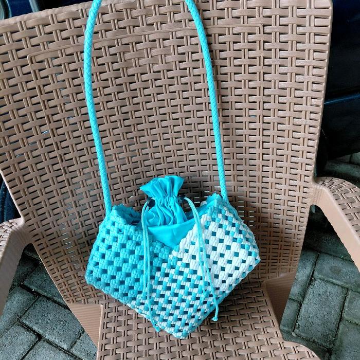 tas anyam jaring love furing serut