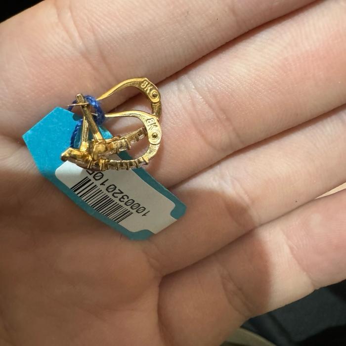 Anting emas 375 model bunga mata putih