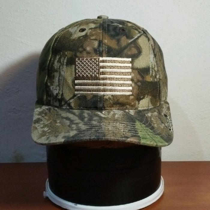 Topi Realtree US Flag Likenew