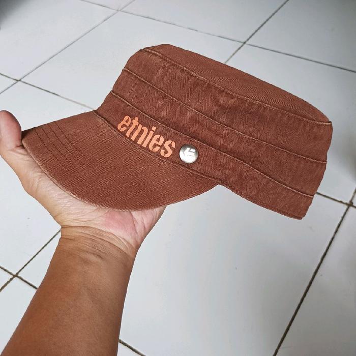 topi etnies komando,topi komando etnies