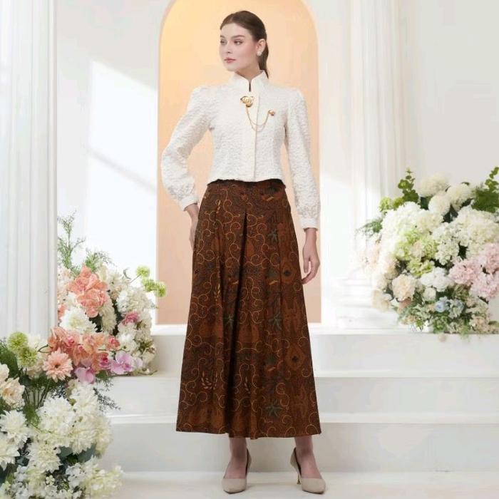 Kebaya Ivory - Kebaya Cream - Kebaya Janggan - Kebaya Kutubaru - Kebaya Batik - Setelan Batik - Blou