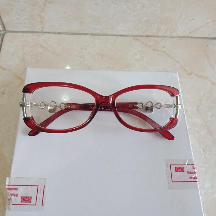BEST kacamata merah PR6220