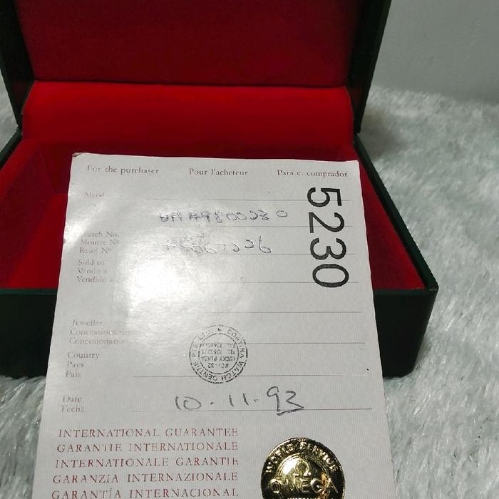 box jam tangan omega dan sertifikat