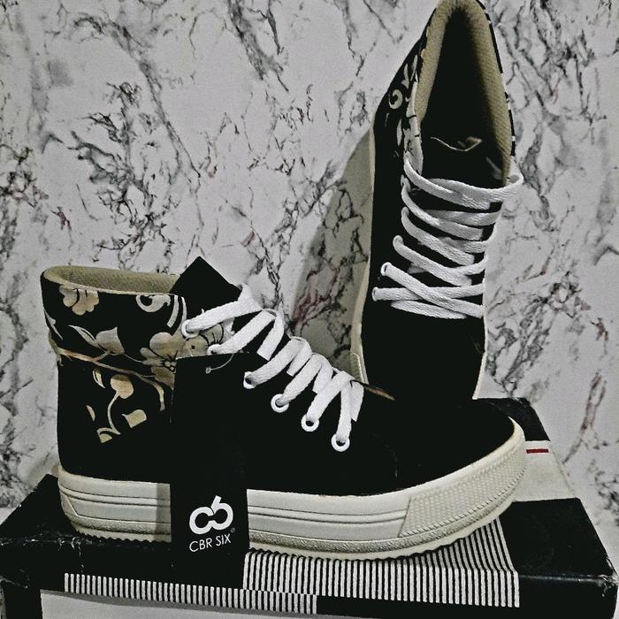 Sepatu Casual  CBR Six Wanita