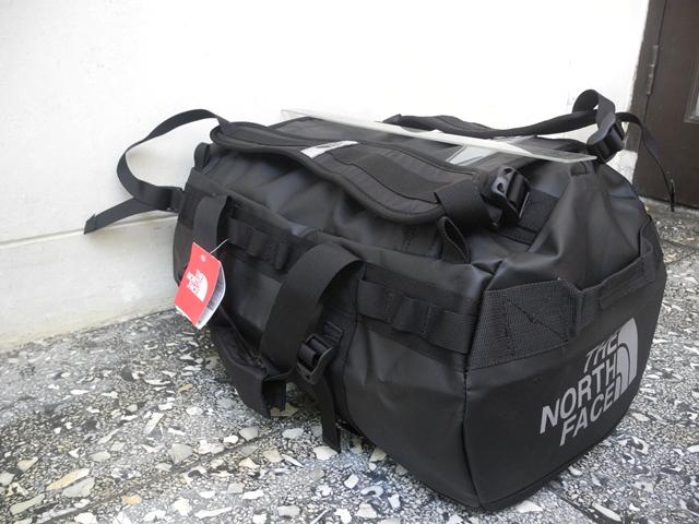 Tas ransel jinjing The North Face Base camp Duffel Small 42L