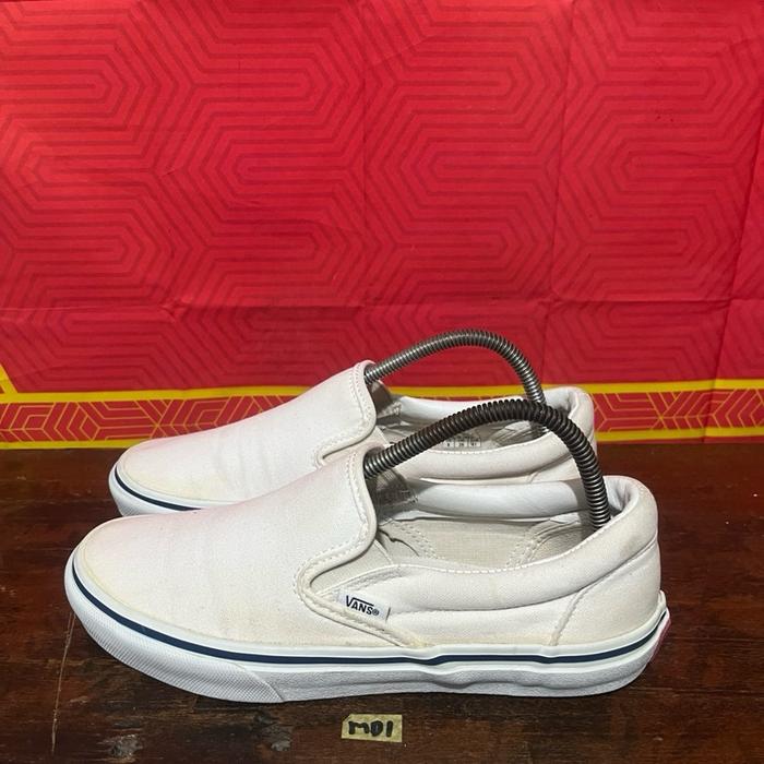 Sepatu second ori vans classic slip-on size 41