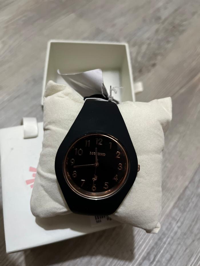 JAM TANGAN WANITA 3SECOND RUBBER ORIGINAL WARNA HITAM DAN PUTIH