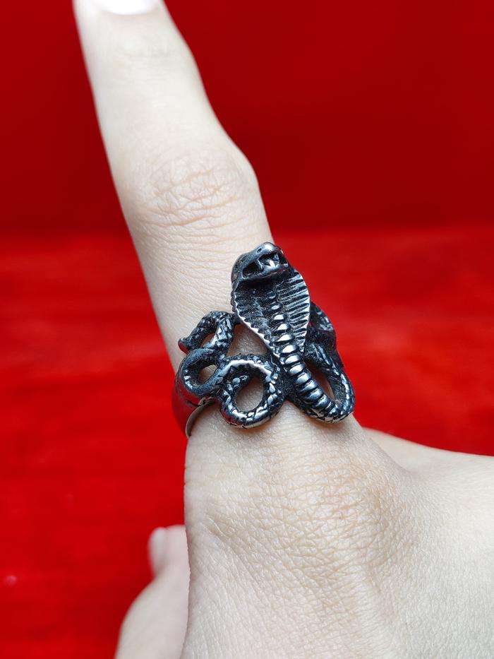 Cincin Titanium Ular Cobra