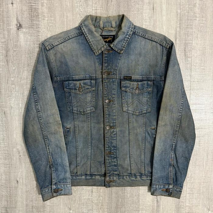 Trucker wrangler denim jacket sun faded jeans