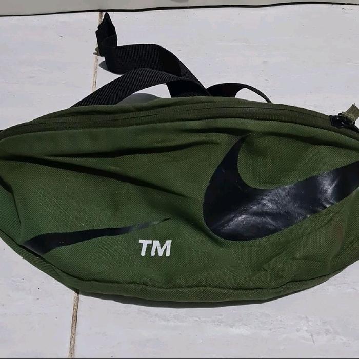 wb Nike weist bag Pria hijau army