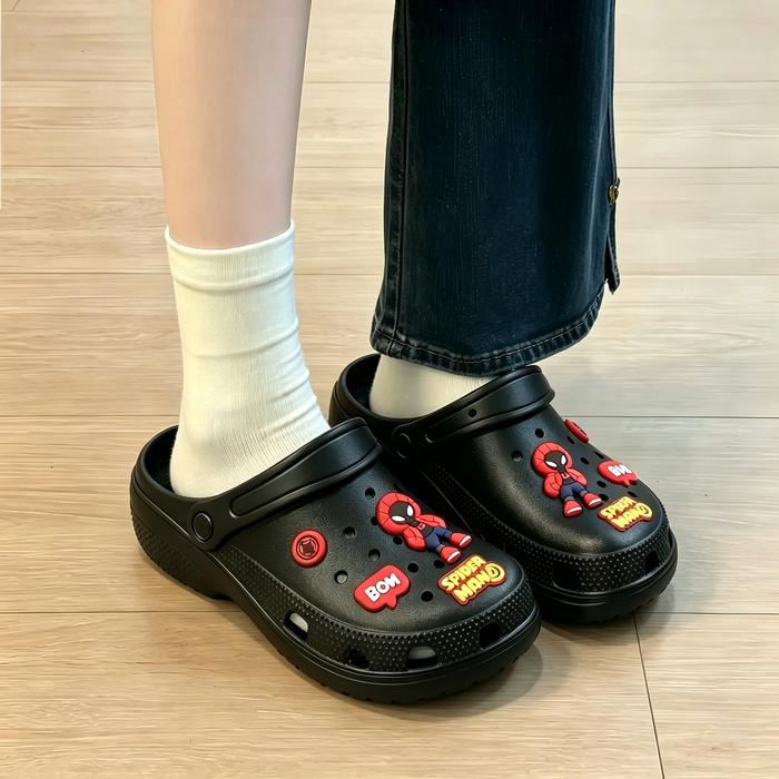 Sepatu Clog Wanita Sandal Bahan Anti Air Ringan Desain Hiasan Menarik Nyaman Dipakai Seharian Cocok 