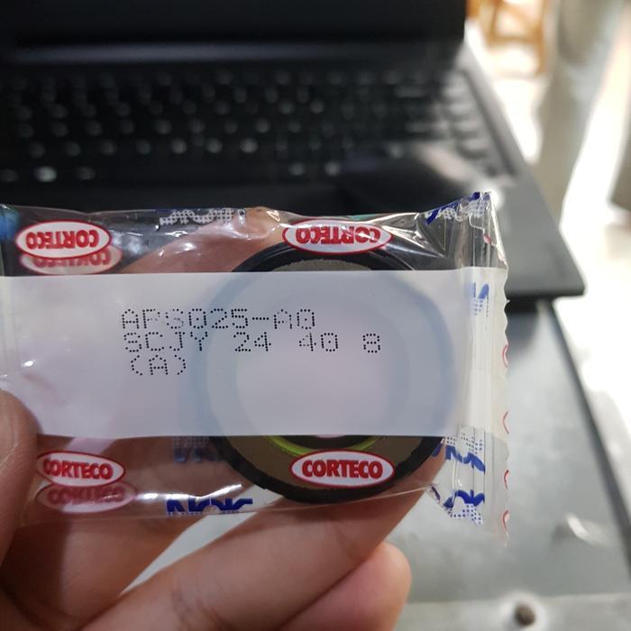 Oil Seal SCJY 24 x 40 x 8 NOK T1