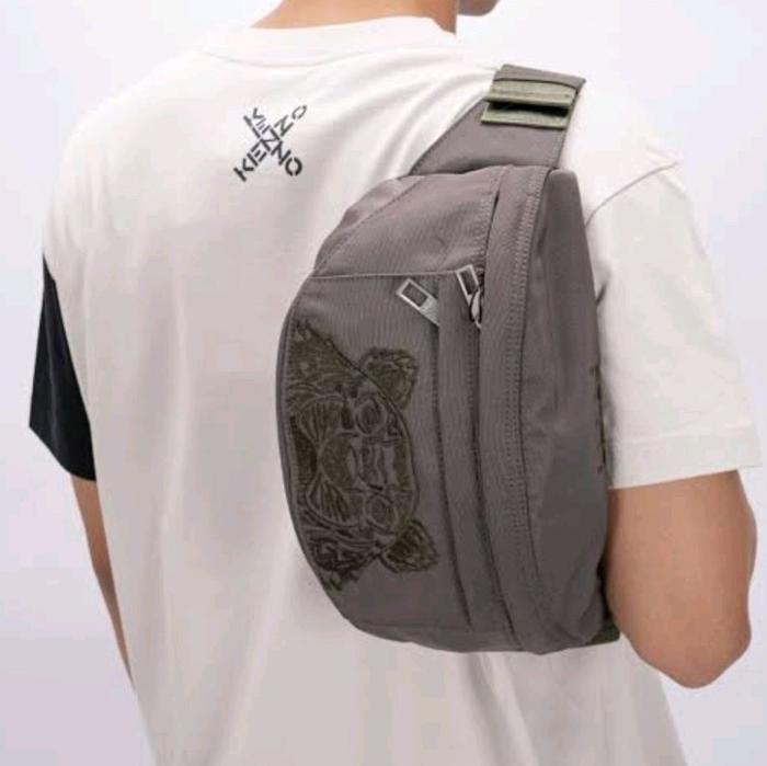 Kenzo Tas Selempang Preloved dengan Desain Turtle - Tas Pria Trendy dan Stylish