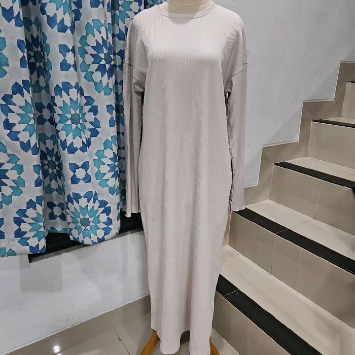 Preloved Dress Knit Lidi Maxi Coksu GU Like New
