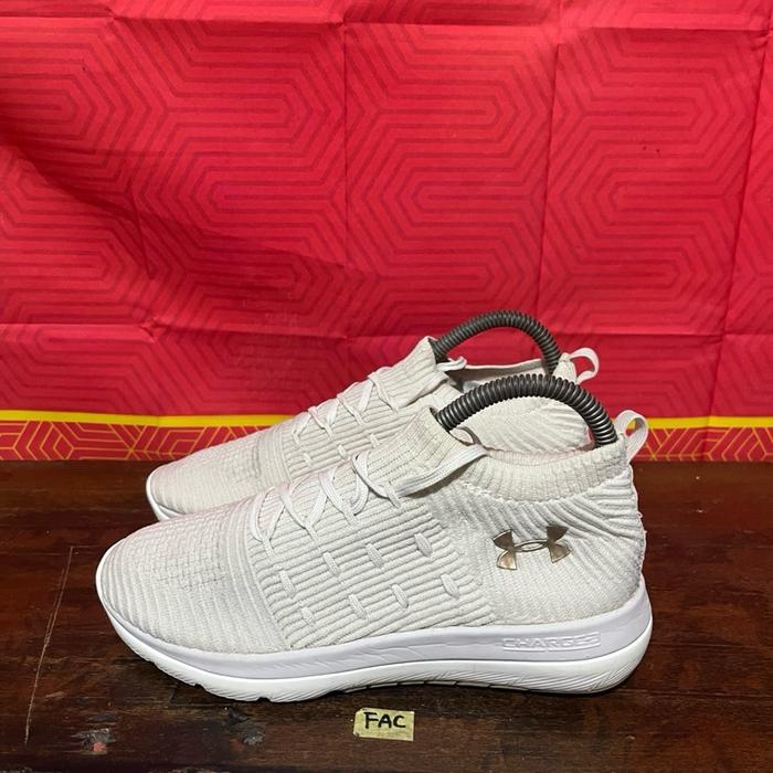 Sepatu second ori under amour slingflex rise ivory size 36.5