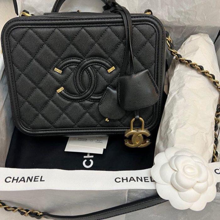 Authentic Chanel Vanity Filigree Case Caviar Ghw Preloved