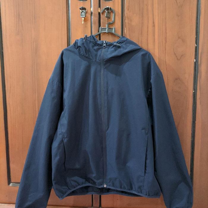 Jaket gu uniqlo windbreaker Dalam puring