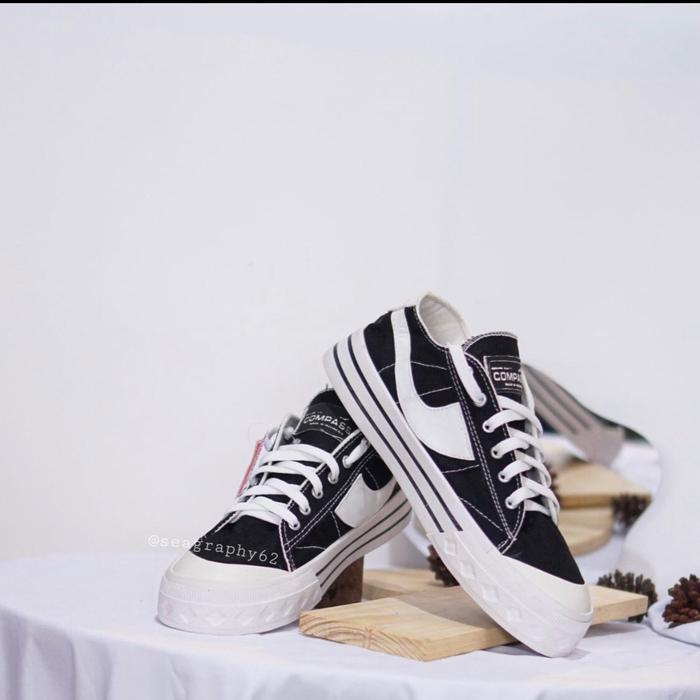 Sepatu Compas Retro Grade Low Black