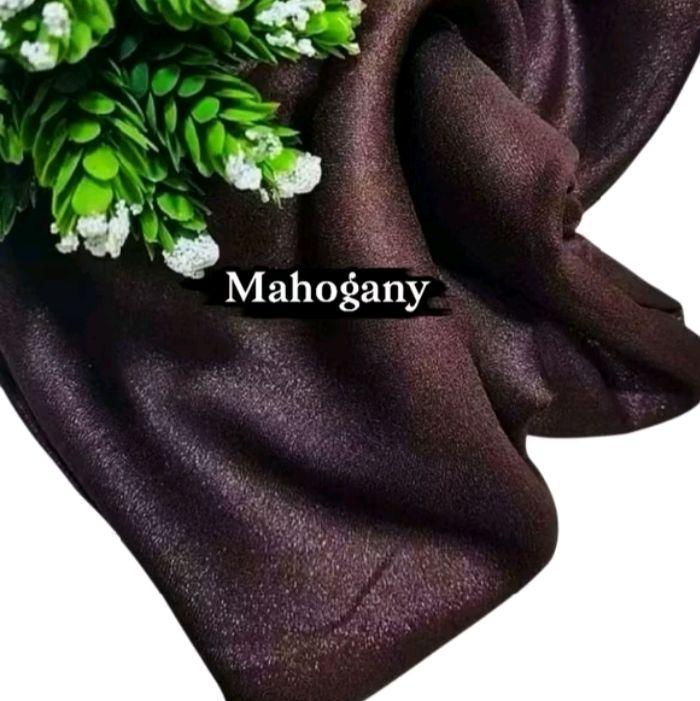 Hijab Segiempat Sinar Glamour Mahogany Ukuran 110 x 110cm Bahan Katun Eksimer Mudah Dibentuk Aksen G