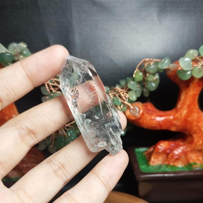 Batu Natural Sichuan Clear Quartz With Black inclusion (5)