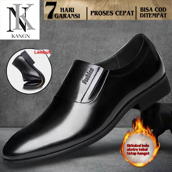 Sepatu Pria Ukuran Besar - Slip-On Kulit Bergaya British dan Korea dengan Ujung Lancip, Cocok untuk 