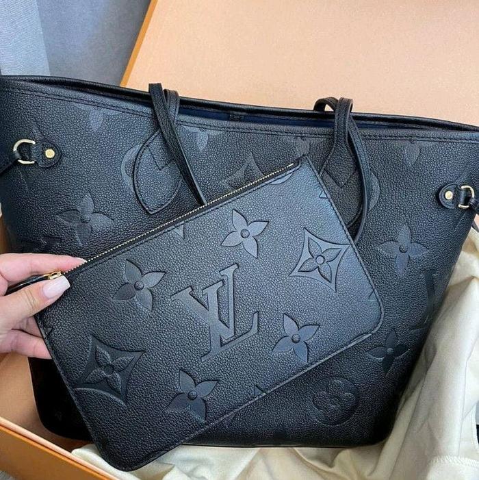 AUTHENTIC LV NEVERFULL MICROCHIP BLACK GHW PRELOVED