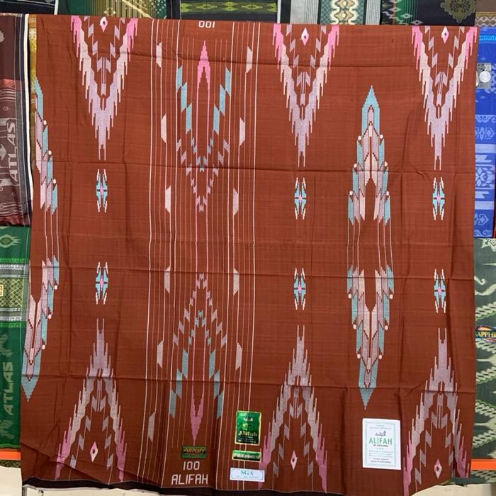 Alifah Sarung Alifah SGCC SGA Bahan Mesres Jahit Tengah Motif Tradisional Warna Merah & Oranye