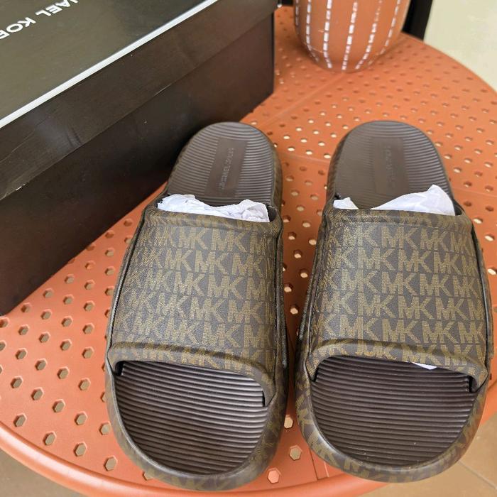 Slide Sandal Griffin Signature Logo Original Michael Kors in Brown Multi Size US 9 / 40-42 Harga Pro