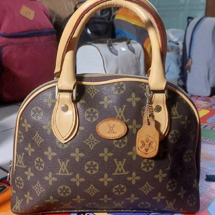 Tas harian brand dan no brand