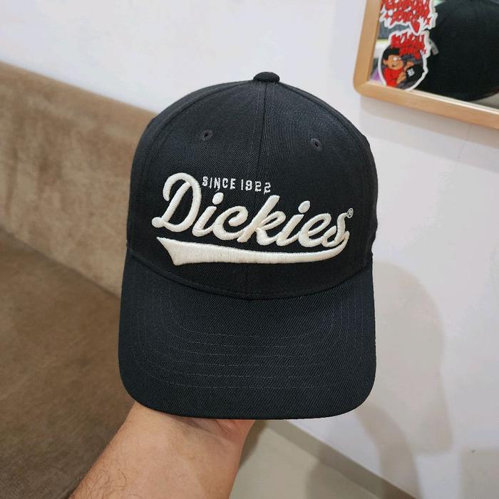 TOPI DICKIES SCRIPT ORIGINAL