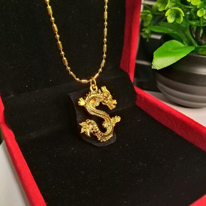Kalung Keberuntungan Naga Emas Titanium