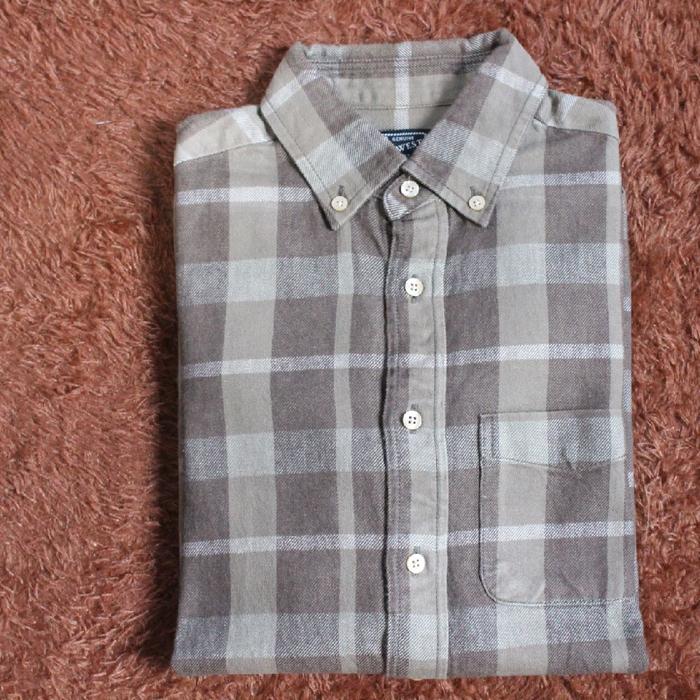 Baju lengan panjang  keren  tebal kecil "gowest"  size S, lebar dada 43 cm panjang 60 cm. keren teba