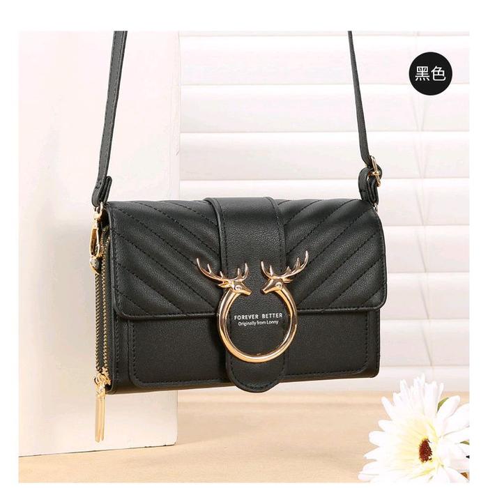 Tas Selempang Wanita Hitam dengan Desain Rusa dan Logo forever better