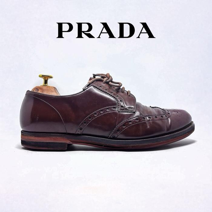 PRADA Brogue Wingtip Pantofel Mewah Patent Leather Made in Italy