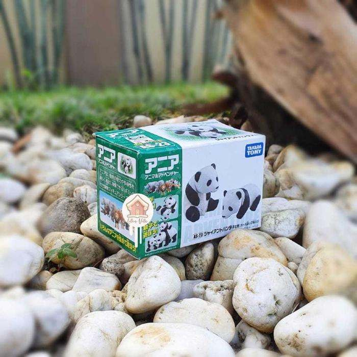 Takara Tomy Giant Panda Baby