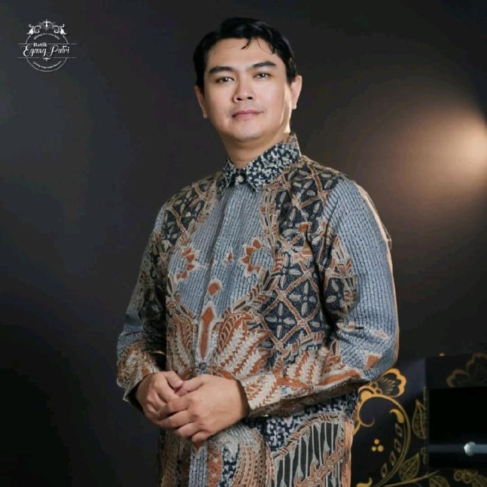 Batik Eyang Putri- Kemeja Katun Lengan Panjang