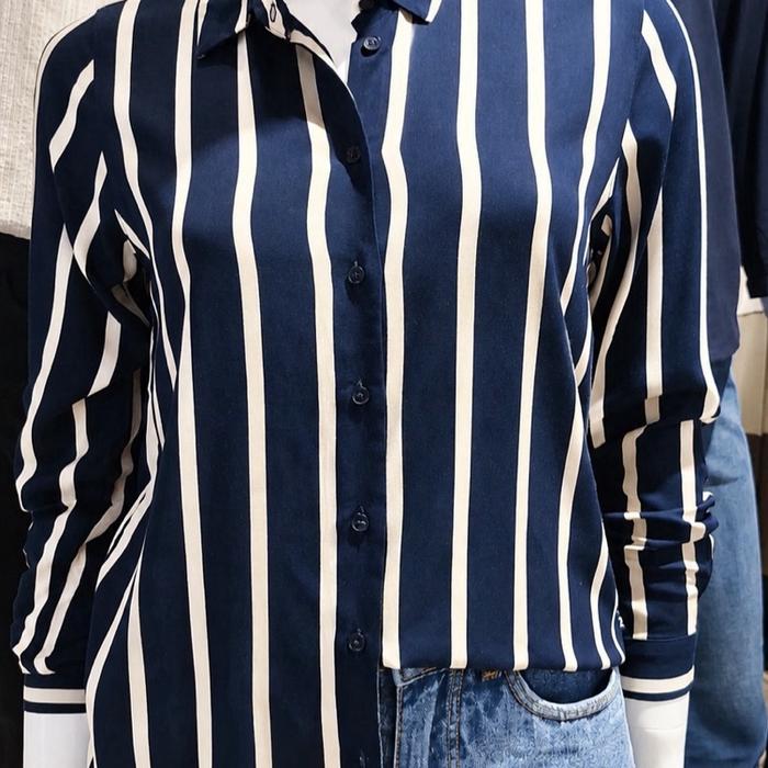 Kemeja Wanita Terbaru C2 dengan Desain Garis
