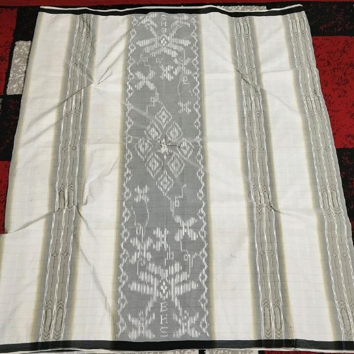 Bhs Mercerized Putih dengan Pola Eksotis dan Desain Tradisional untuk Kain Serbaguna