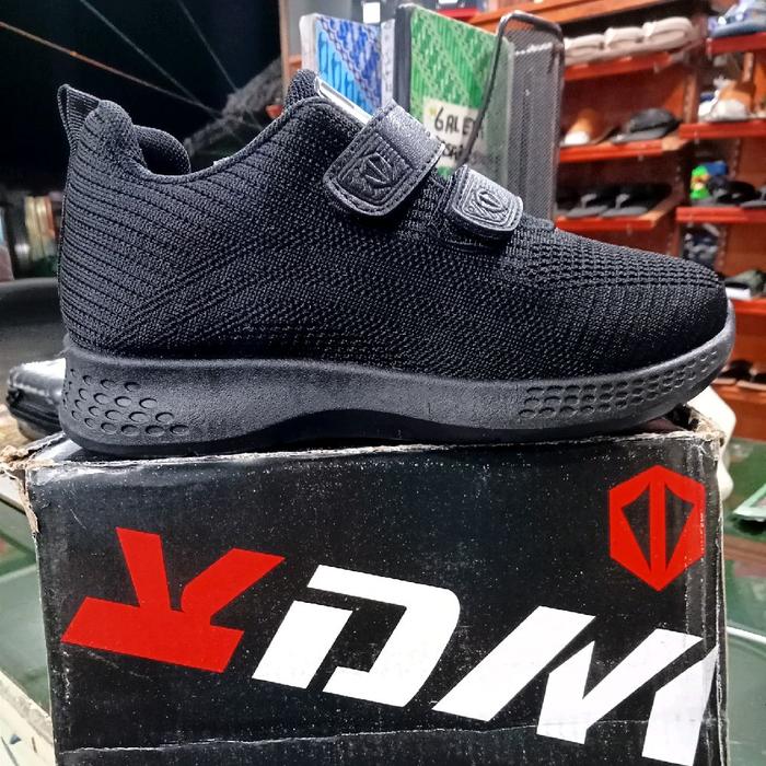 sepatu sekolah import kdm pria dan wanita