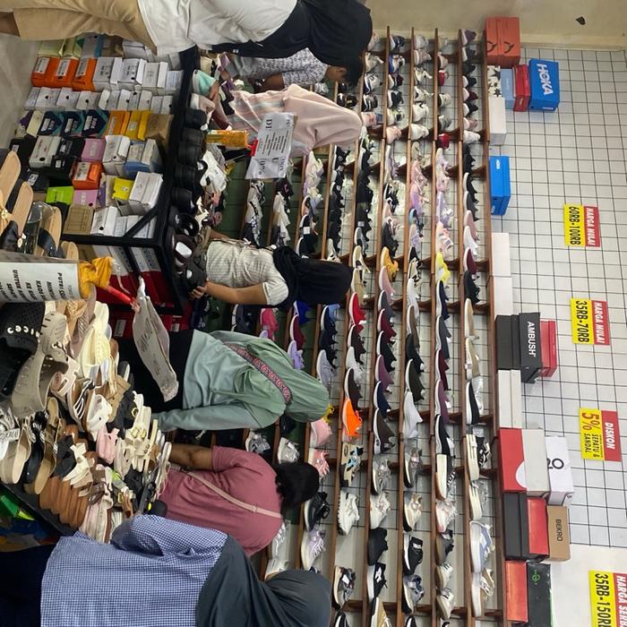 Promo sepatu SALE malem minggu