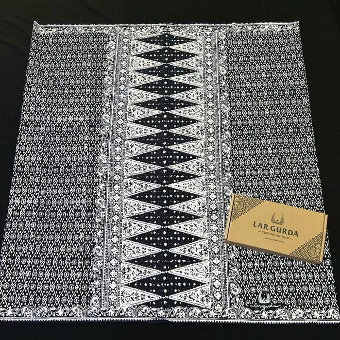 KLA010 Lar Gurda Kelengan Series. Sarung Batik Tradisional Semi Tulis Lar Gurda Eksklusif.
