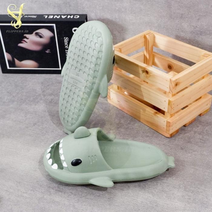Flippers.Id Sandal Selop Hiu Pria Wanita Sendal Pindang Sendal Shark Couple Kekinian Sandal Karet Je