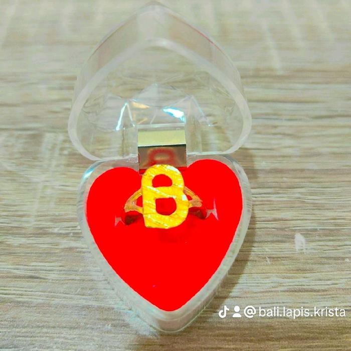 Cincin Huruf B Sepuh Emas 24 K Lapis Kristal Premium