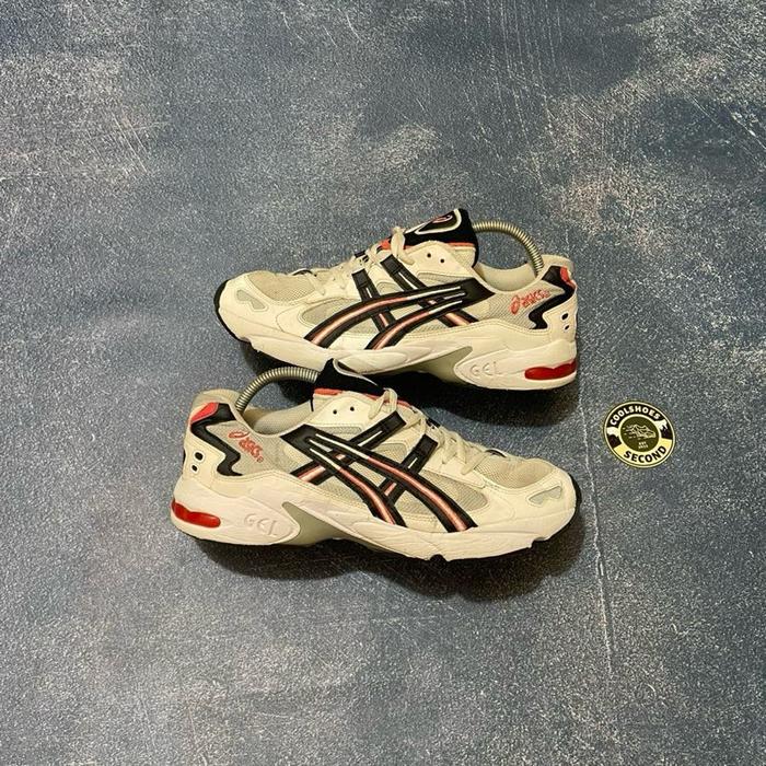 GEL KAYANO 5 (Y 104) size 44 (28 cm)