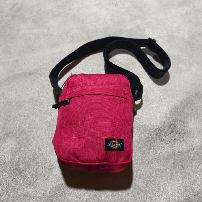 Tas sling dickies pink bekas