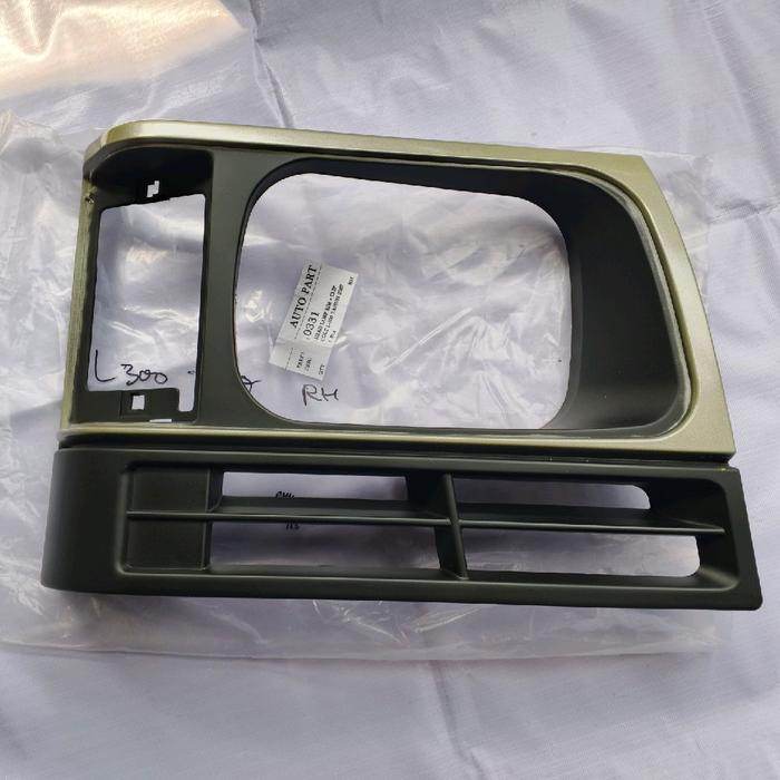 Cover Lampu / Ring Lampu L300 New / L 300 Diesel New Kanan (RH) Emgi