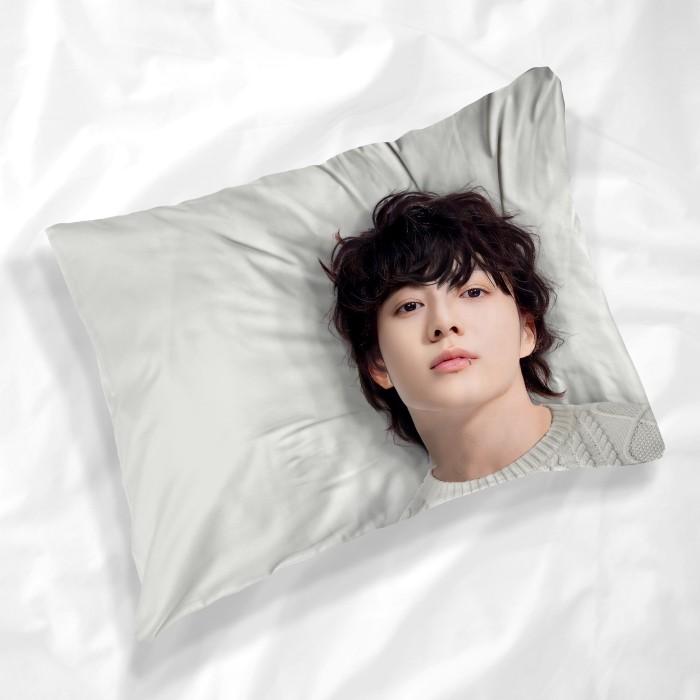Sarung Bantal Tidur Halu Lukisan Wajah Jungkook Kookie BTS Seven KPOP