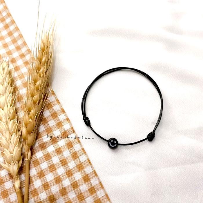 Gelang tali hitam manik clay smile bracellet